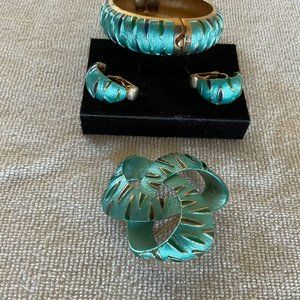 Stunning Vintage Hinged Bracelet, Brooch and Clip Earring Set